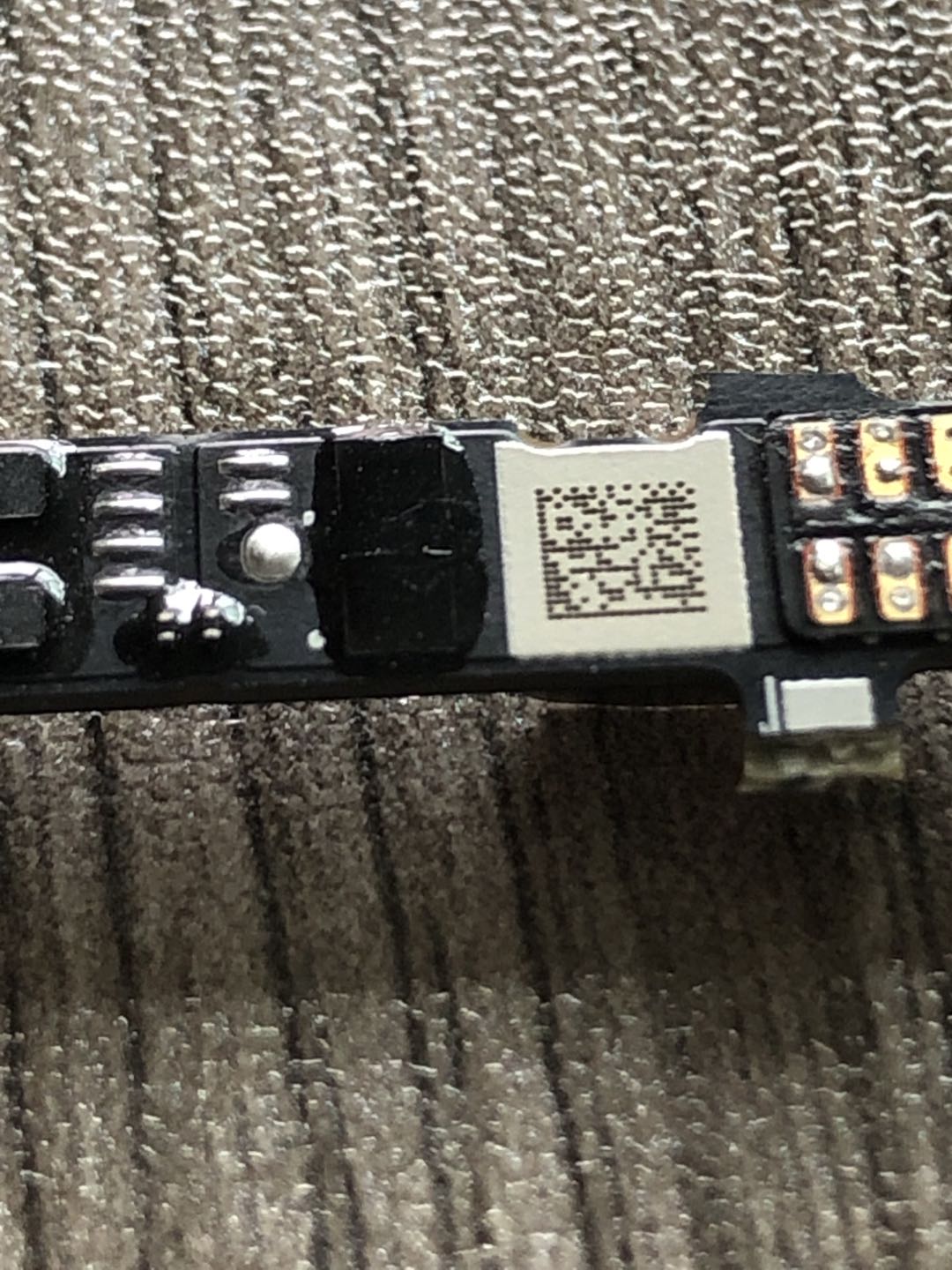 手機(jī)鋰電池保護(hù)板底部填充膠應(yīng)用案例